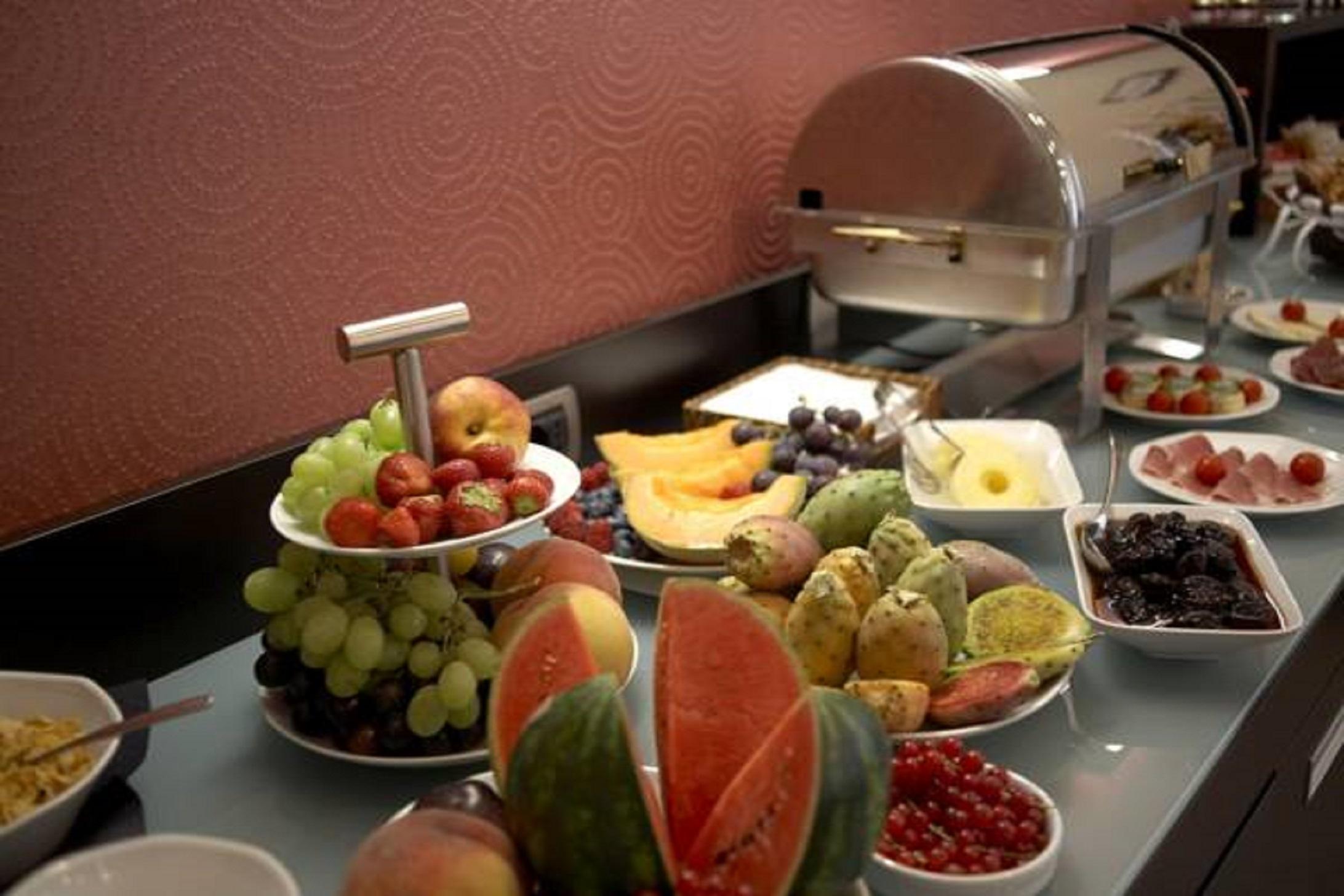 Hotel Montini Linate Airport Пескиера Боромео Екстериор снимка