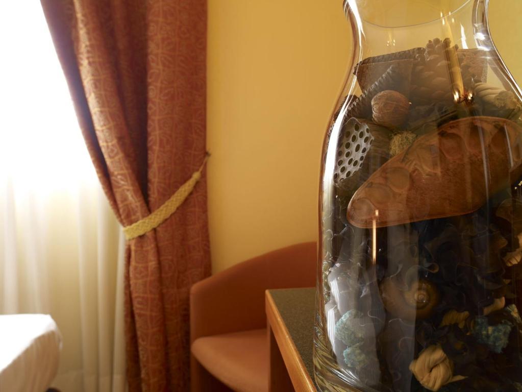 Hotel Montini Linate Airport Пескиера Боромео Екстериор снимка