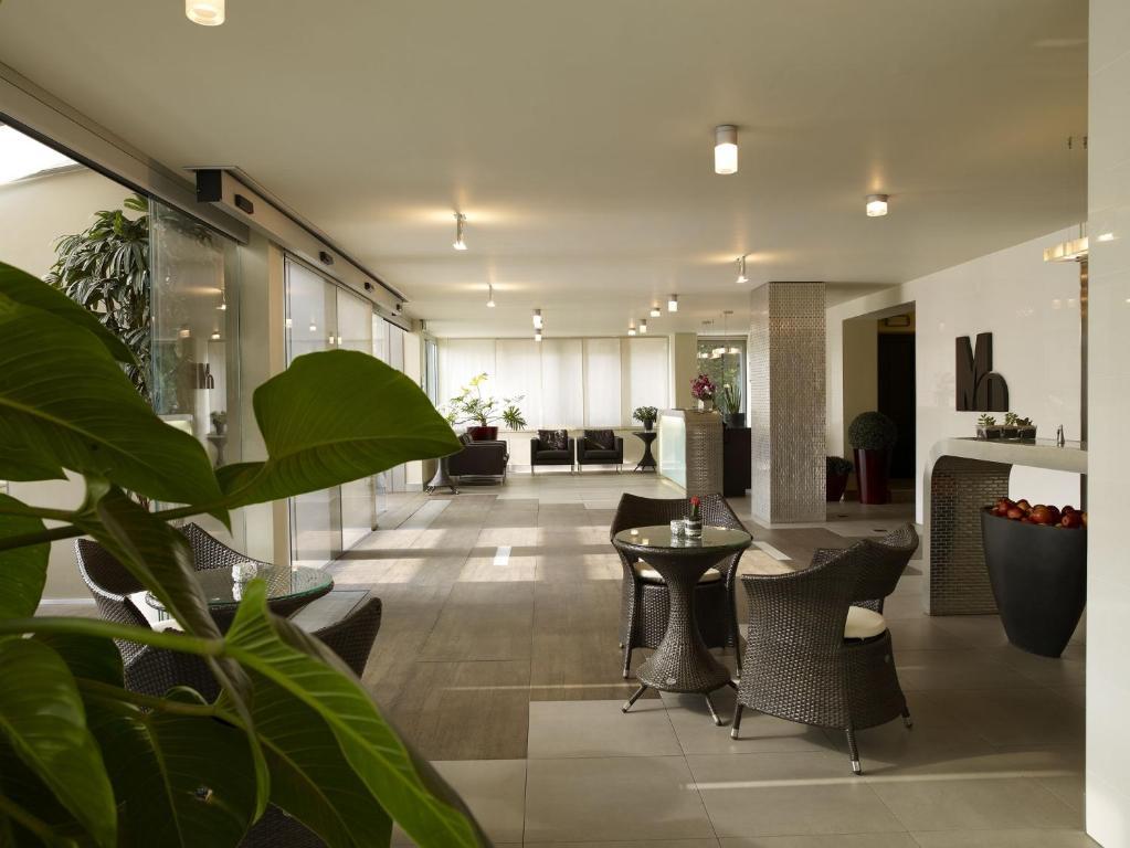 Hotel Montini Linate Airport Пескиера Боромео Екстериор снимка