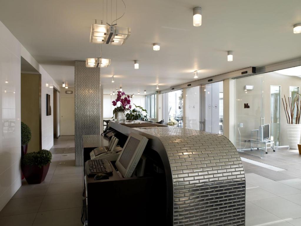 Hotel Montini Linate Airport Пескиера Боромео Интериор снимка