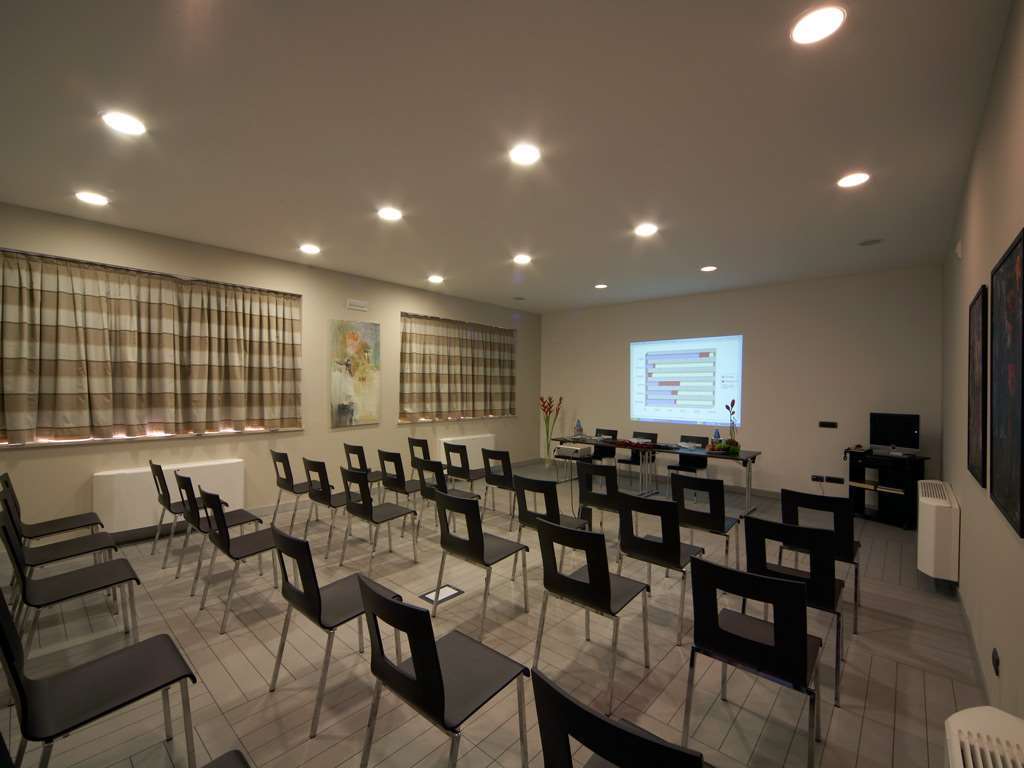 Hotel Montini Linate Airport Пескиера Боромео Съоръжения снимка