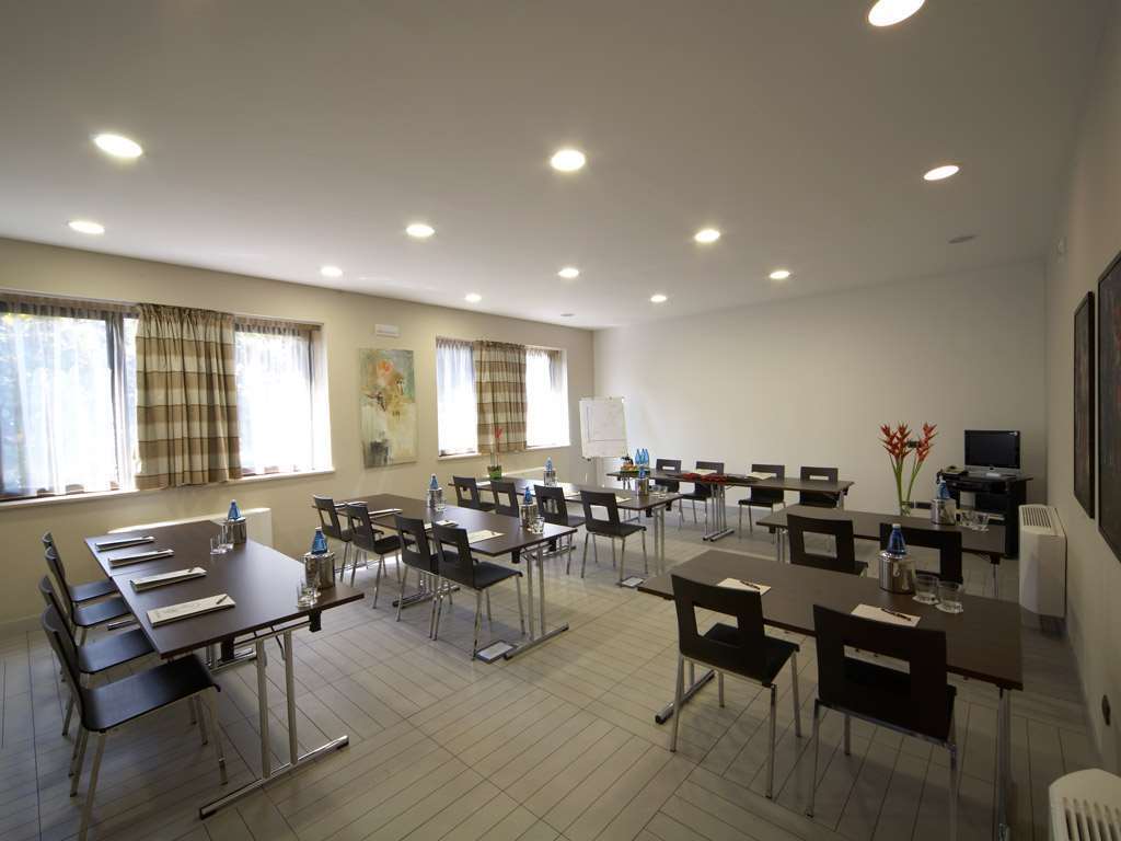 Hotel Montini Linate Airport Пескиера Боромео Съоръжения снимка