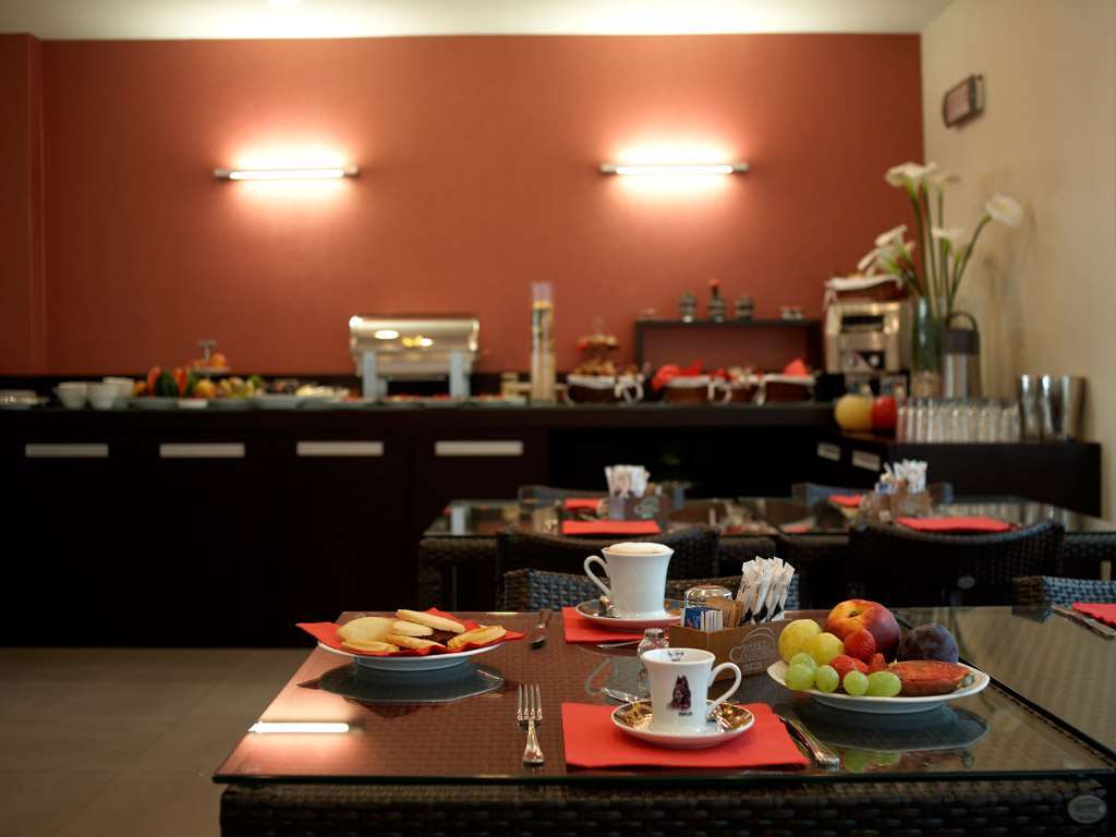 Hotel Montini Linate Airport Пескиера Боромео Ресторант снимка